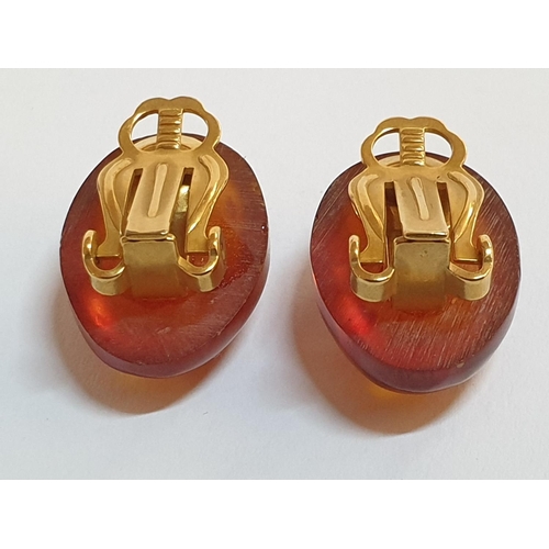 255 - Retro Style Ladies Clips, Gold Amber Tone