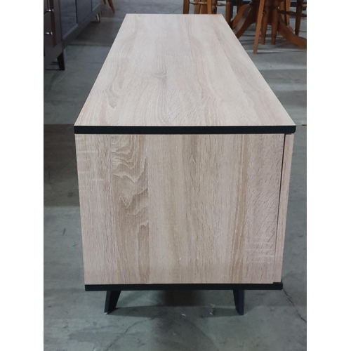 314 - Modern TV Stand Unit / Small Sideboard (39 x 47 x 152cm)