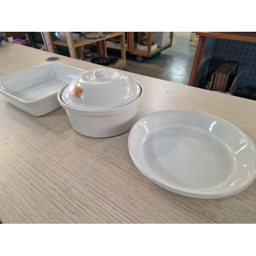 229 - White Ceramic Dishes; Round with Lid (Ø20 x H:8.5cm) Round (Ø22.5cm) and Square (25 x 25 x 6cm)