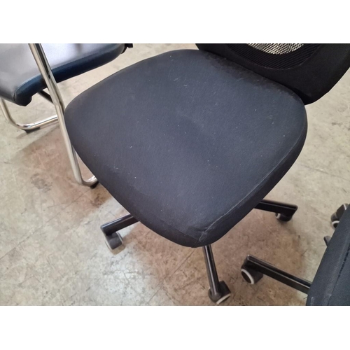 362 - Black Colour Office Chair, Swivel, with Mesh Back Rest