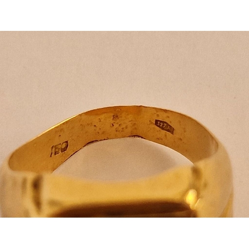 531 - 18ct Gold Signet Ring, (Approx. Size: P, Weight: 7.4g)