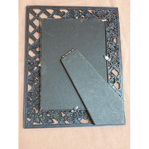 574 - 2 x Ornate Photo Frames (19 x 24cm each)