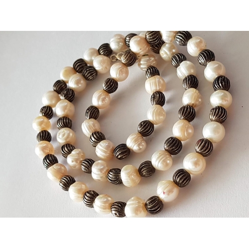 649 - Pearl and White Metal Necklace with Small Pearls and Small White Metal Beads (L:45cm)