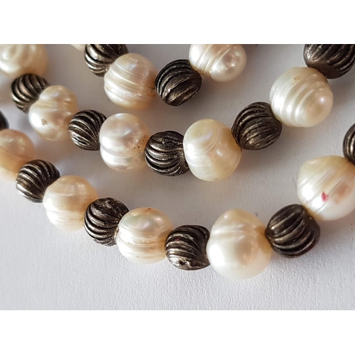 649 - Pearl and White Metal Necklace with Small Pearls and Small White Metal Beads (L:45cm)