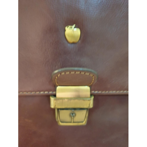 652 - Stylish Brown Leather Classic Briefcase