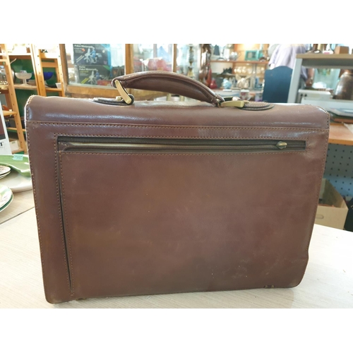 652 - Stylish Brown Leather Classic Briefcase