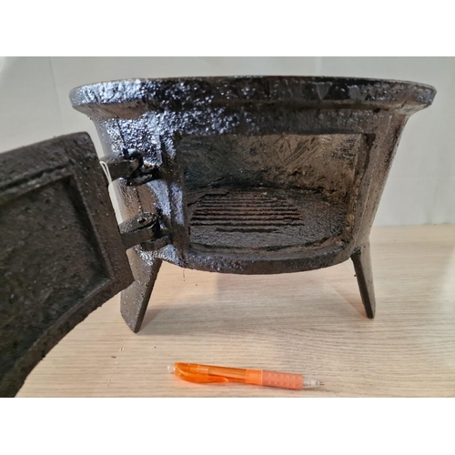 47 - Vintage Cast Iron Stove, (Approx. Ø: 38cm, H: 24cm)
