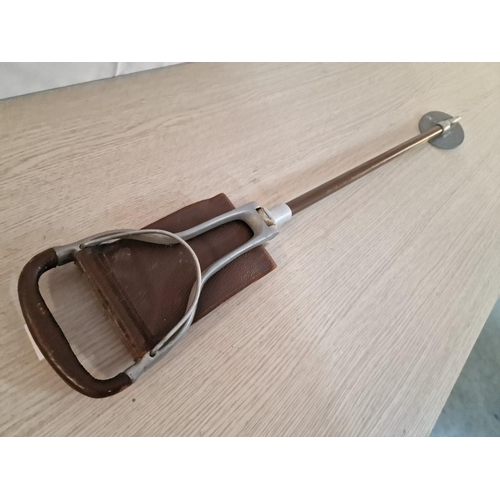 687 - Vintage English Shooting Stick