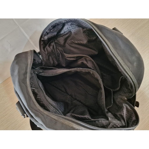 696 - ***CANNOT FIND***
Black Colour 'Tumi' Travel Bag