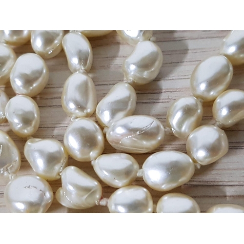 121 - Vintage Pearl Necklaces with Decorative Clasp (L:72cm)