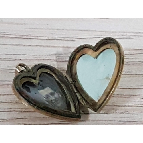 16 - Vintage 9ct Yellow Gold Heart Shaped Pendant / Charm, Total Weigt 3gr (Approx. 1.5cm x 2cm)