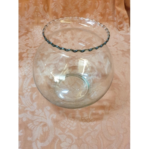 728 - Quantity of Retro Glassware; Large Salad Bowl, Floral Shape Sweets Bowl, Vases etc (8pcs)