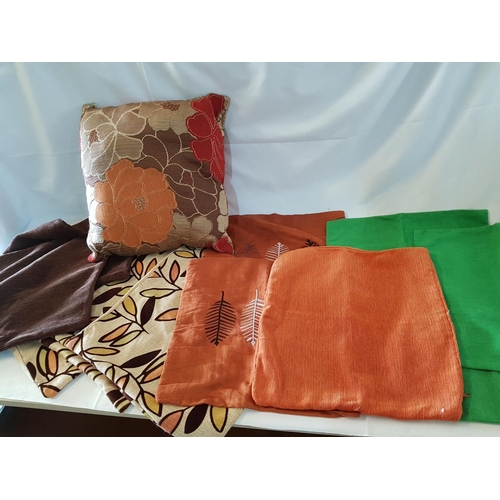 485 - Collection of 14 x Cotton Pillow Cases in Various Colours, Pattern etc