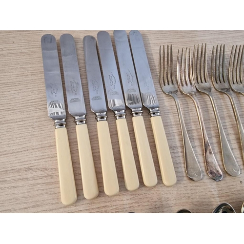 214 - Collection of Flatware / Cutlery (see multiple catalogue photos), (32)