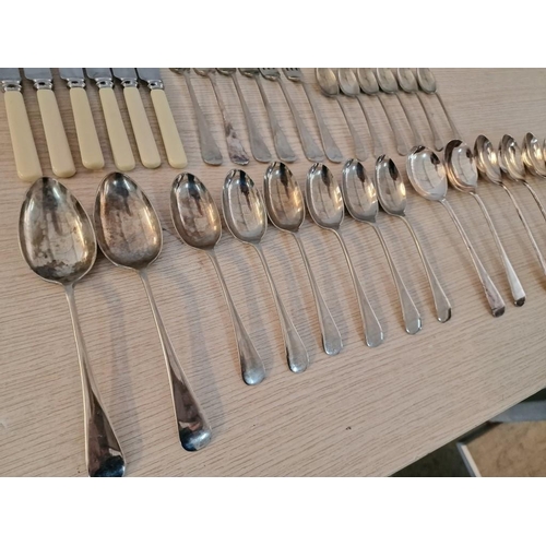 214 - Collection of Flatware / Cutlery (see multiple catalogue photos), (32)