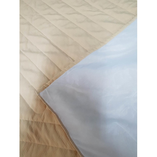 309 - Beige Quilted Bed Cover ( 250 x 190 cm )