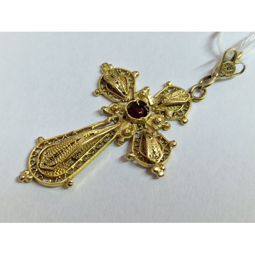 92A - Ornate 18ct Gold Filigree Cross Pendant with Ruby(?) Centre, (Approx. 3.4g, H: 3.5cm)