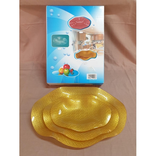 837 - Modern Glasses Set of Oval Serving Dishes in Gold Tone (29.5 x 19cm, 25 x 36cm and 33 x 45cm)