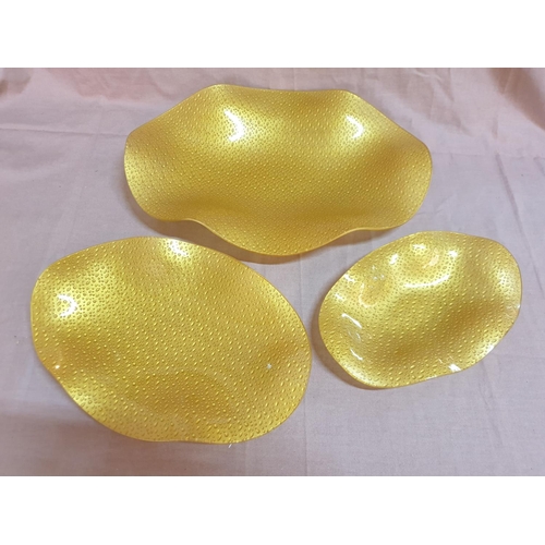 837 - Modern Glasses Set of Oval Serving Dishes in Gold Tone (29.5 x 19cm, 25 x 36cm and 33 x 45cm)