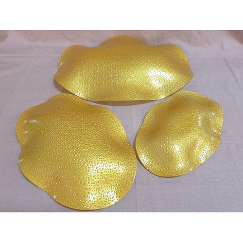 837 - Modern Glasses Set of Oval Serving Dishes in Gold Tone (29.5 x 19cm, 25 x 36cm and 33 x 45cm)