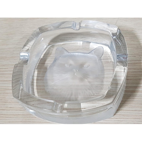 835 - Vintage (Retro) Glass Ashtray with Etched Cat Head Center in Lalique Style (13.5 x 13.5 x 3.5cm)