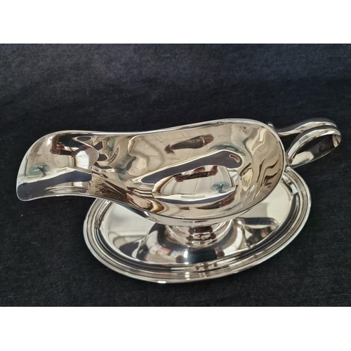 103 - High Quality Silver Plated Gravy / Sauce Boat on Fixed Oval Saucer, * Look Immaculate / Unused Condi... 