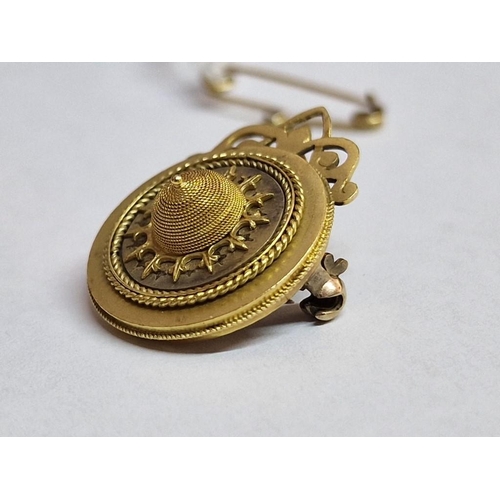 113 - Ornate 14ct Gold Brooch with Safety Chain, (Approx. 3.9g, Ø: 19mm)

Nb. Faded or No Hallmarked, but ... 