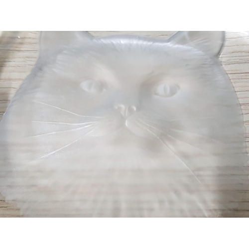 835g - Vintage (Retro) Glass Ashtray with Etched Cat Head Center in Lalique Style (13.5 x 13.5 x 3.5cm)