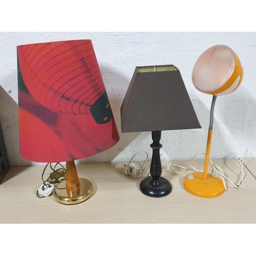 532 - Various Table Lamps in Different Style, Colour etc (Un-Tested)