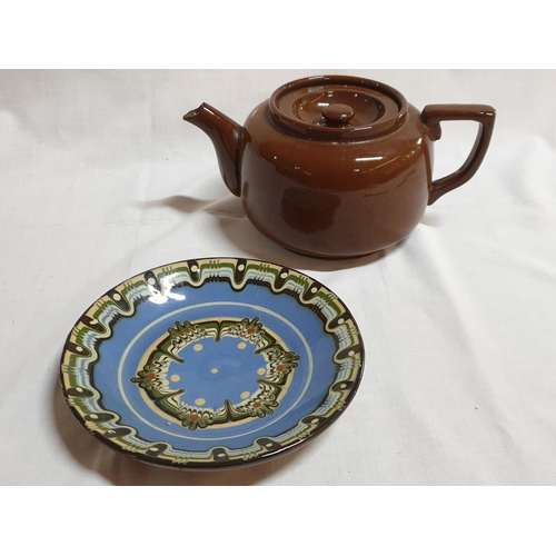 533 - Retro Ceramic Tea Pot and Decorative Plate (2)