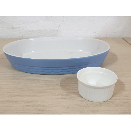 659 - 5 x Oven Dishes (2 x Rectangular, 2 x Oval and 1 x Small Round)