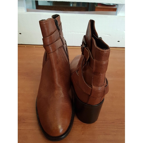 243 - Boots by Minnelli, Size 41, Colour Marron Retails Price 138EUR