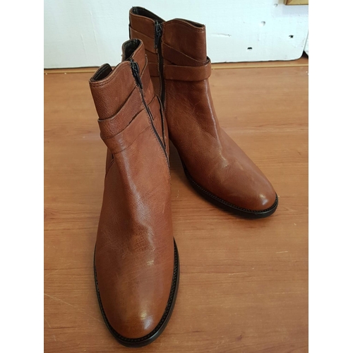 243 - Boots by Minnelli, Size 41, Colour Marron Retails Price 138EUR