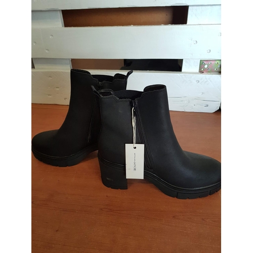 358 - Tom Tailor Black Platform Ankle Boots, Size 40