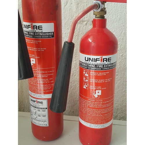 359 - 2 x Fire Extinguishers (Un-Tested) 2kg Carbon Dioxide CO2 each (Exp. 05.2024)