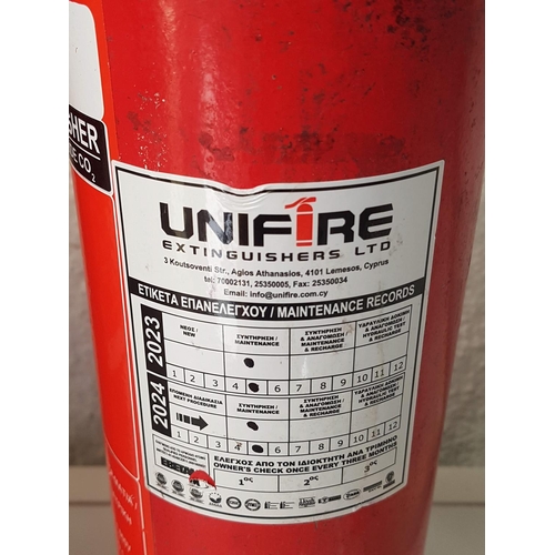 359 - 2 x Fire Extinguishers (Un-Tested) 2kg Carbon Dioxide CO2 each (Exp. 05.2024)