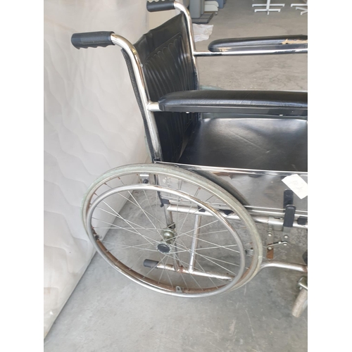 427 - Retro Wheel Chair (A/F)