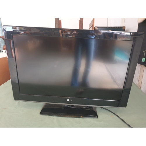 449 - LG Television 32