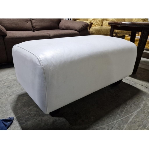 143 - White Leatherette Foot Stool / Padded Bench Seat, (Approx. 94 x 54 x 41cm)