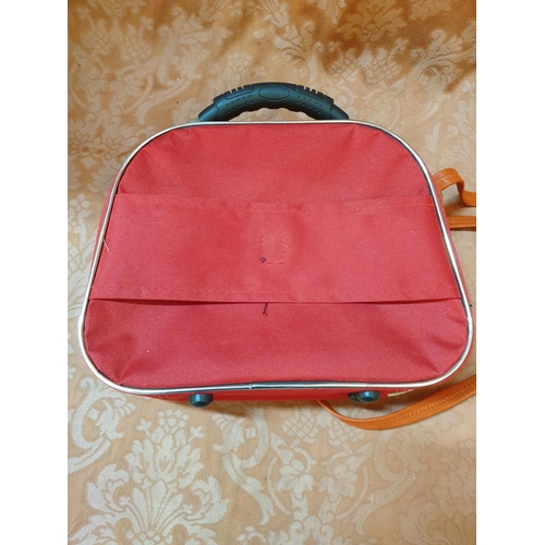 735 - Collection of 7 x Assorted Ladies Accessories; Handbags, Toiletry Bag, Wallets, Travel Bag etc (7)