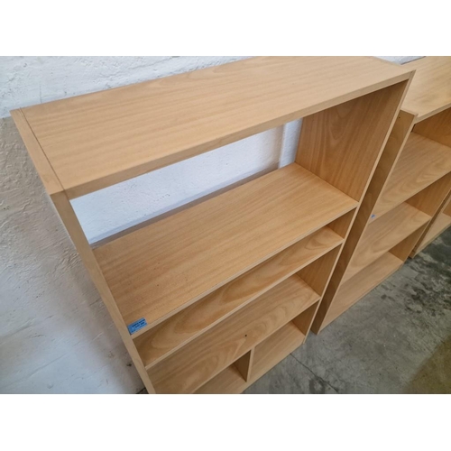 225 - MDF Bookshelf (80 x 28.5 x 140cm)