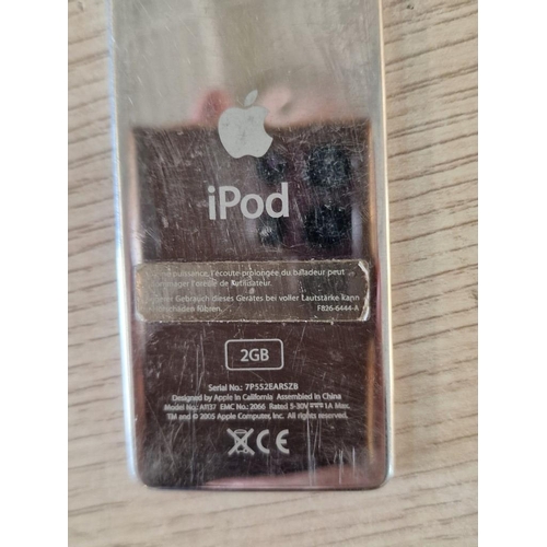 66 - iPod Nano, 2GB (Model: MA004FB) with Box * Basic Test and Turn On / Working *, Together with Camera ... 