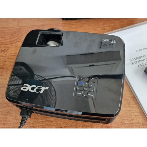 736 - Acer X1230PK DLP Projector with Manual and Carry Case, * Looks Unused, Basic Test & Working *