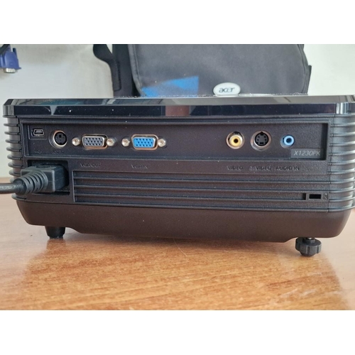 736 - Acer X1230PK DLP Projector with Manual and Carry Case, * Looks Unused, Basic Test & Working *