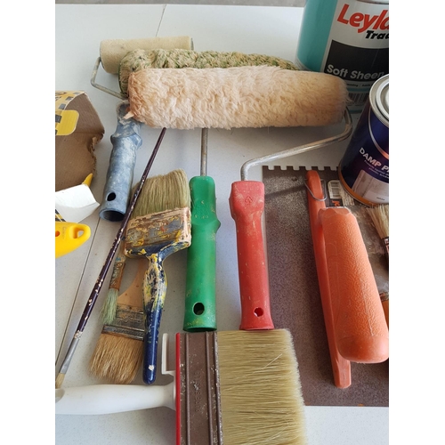 222 - House Painter Accessories inc; Brushes, Compound Knife, Painting Tray, Paint Roller and Others