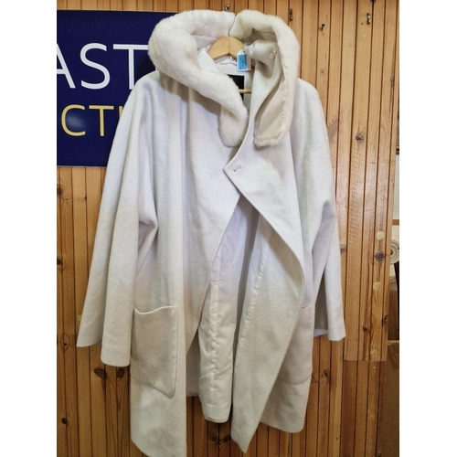 747 - White Colour Fur Coat by 'Piaza Italia' with Hood, (Size: XL)