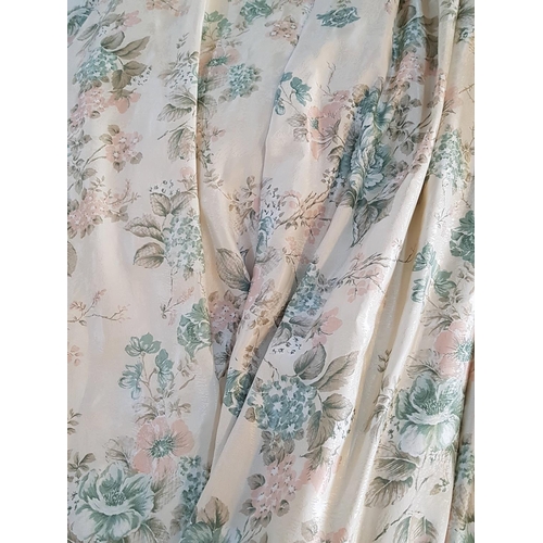 518 - 2 x Pair of Curtain in Pastel Colour and Floral Pattern (4pcs)