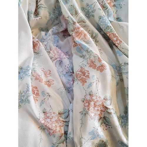 518 - 2 x Pair of Curtain in Pastel Colour and Floral Pattern (4pcs)