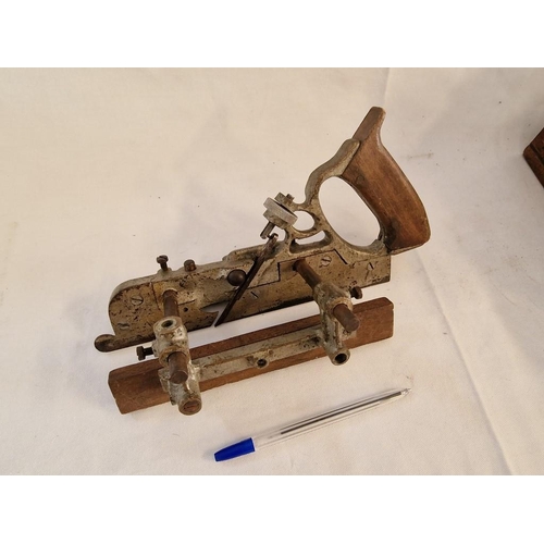 82 - Metal Framed Adjustable Combination Plane, 23cm Bed