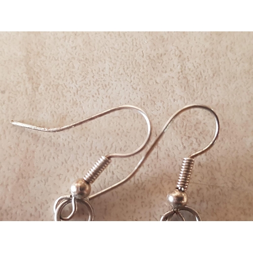 775 - Pair of Silver Dangling Earrings, Total Weight 3gr